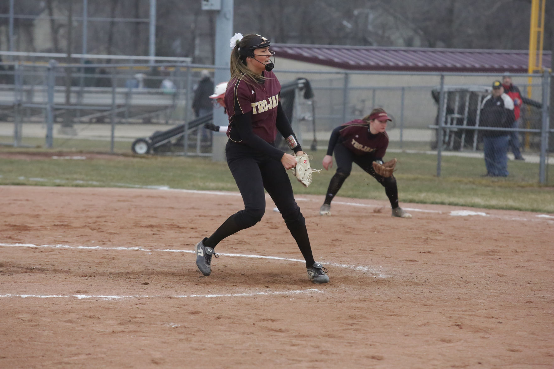 Gallery Bulldogs vs Trojans in softball